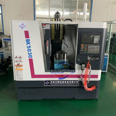 Macchina per la fabbricazione di chiavi automatiche per la fabbricazione di materiali metallici BK5040