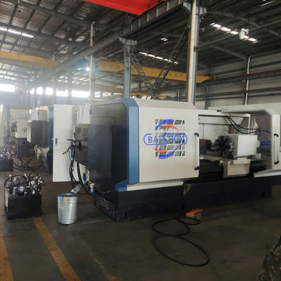 Tornio CNC QK1332 per filettatura tubi, diametro rotazione 800mm, filettatura 320mm